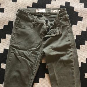 Bullhead green jeggings size: 27